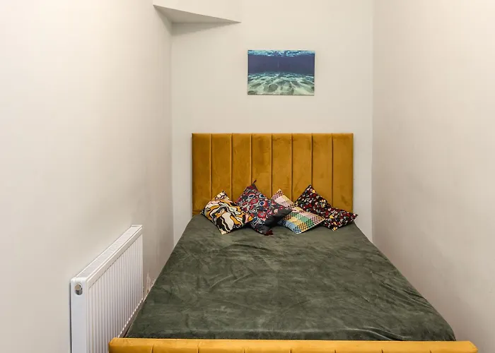 Central, Kensington, 3Beds, Cosy, Parks, Pubs